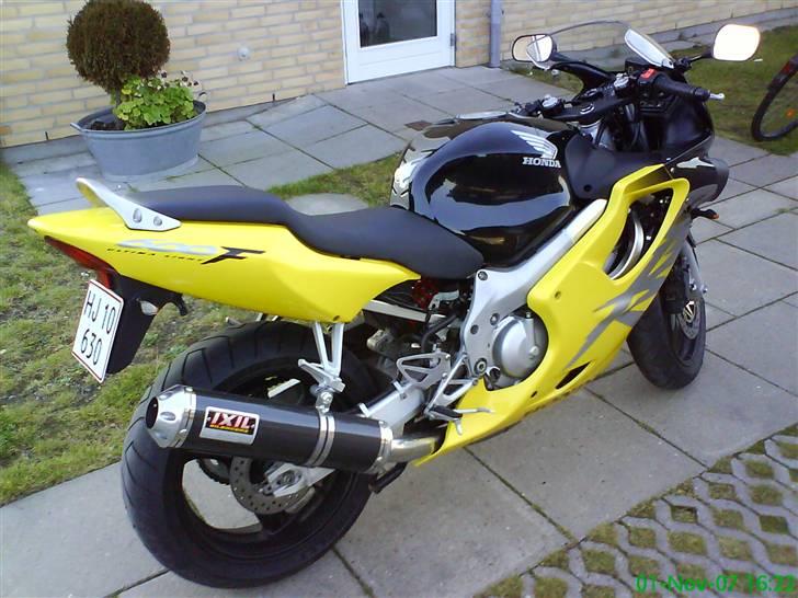 Honda CBR 600 F4 billede 2