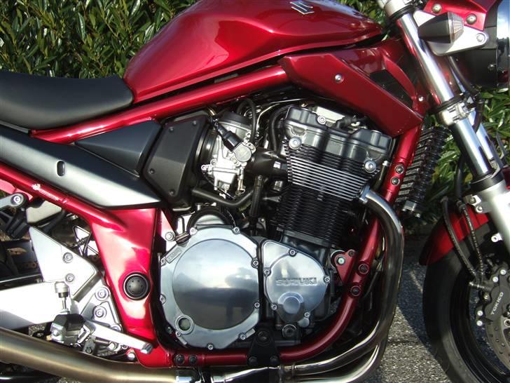 Suzuki Bandit 1200 SOLGT - Diglig stor motor billede 5