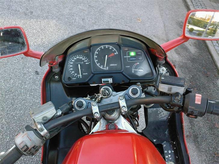 Honda vfr 750 f rc24  solgt billede 4