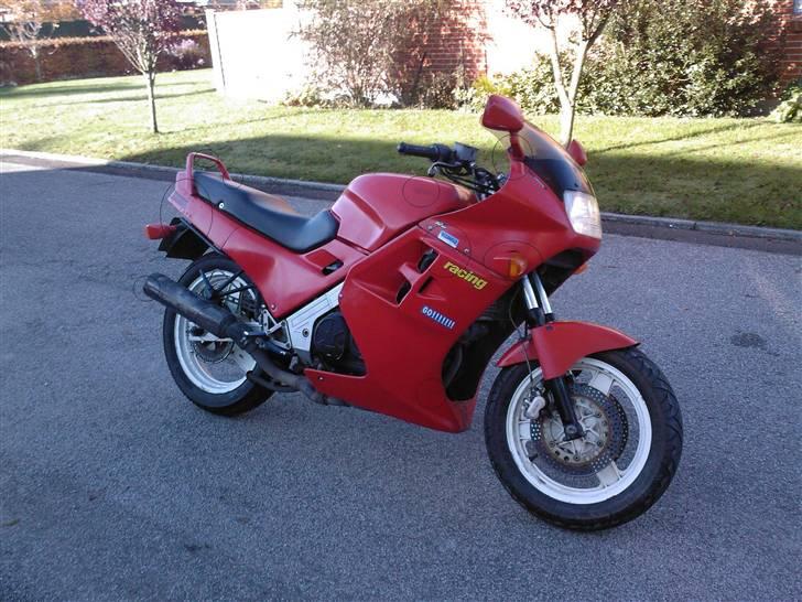 Honda vfr 750 f rc24  solgt - ting jeg skal have kigget lidt på billede 5