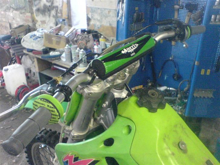 Kawasaki KX 250 - nye håndtag og pude til det nye styr billede 9