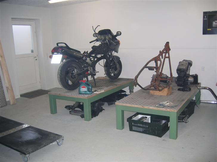 Harley Davidson Shovelhead - Og så fra en anden vinkel, her er min bænk. billede 9