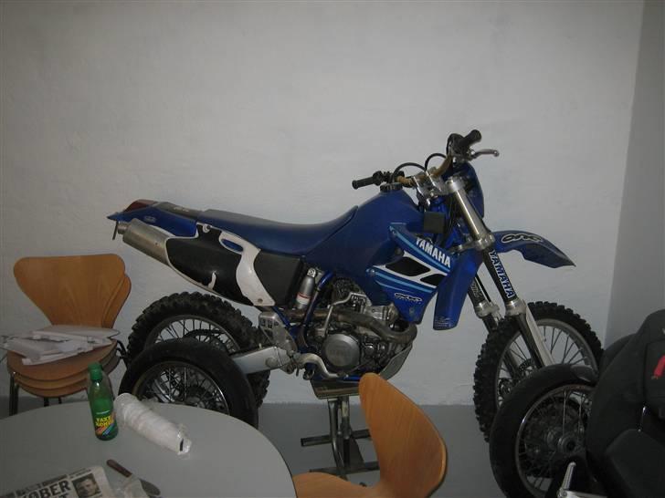 Kawasaki ZZR 1400 (solgt) - Den står sku vist i gragen billede 6