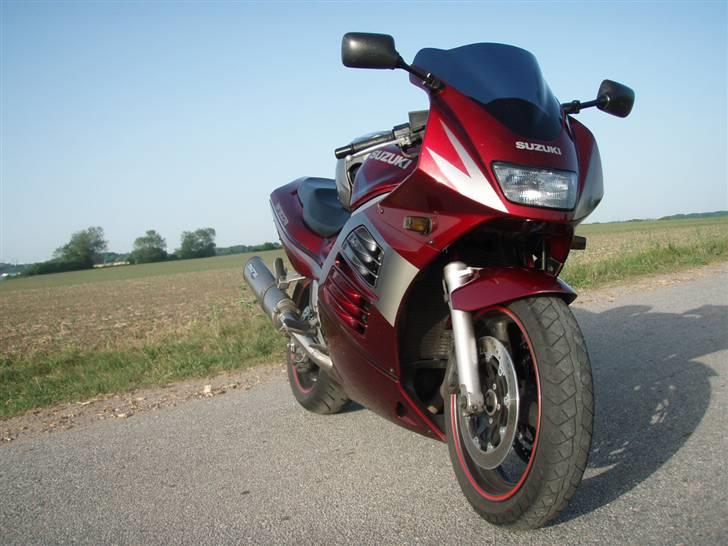 Suzuki RF 900R Solgt billede 5