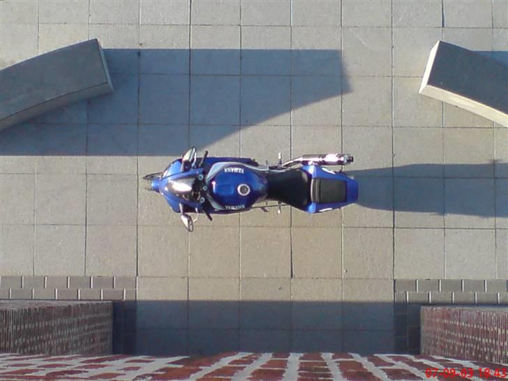 Yamaha R1 billede 16