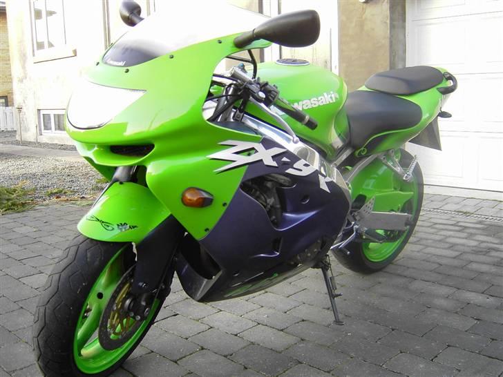Kawasaki ZX9R *Flyttet fra hende* billede 9