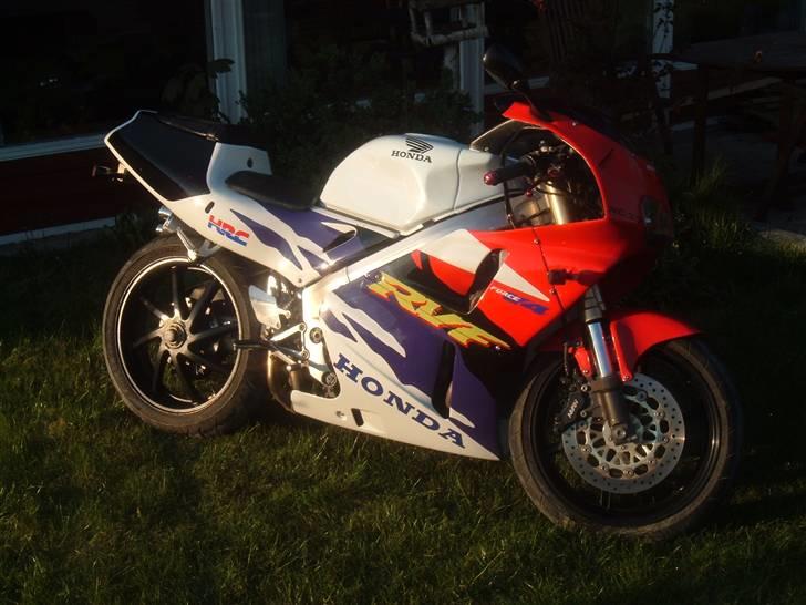 Honda RVF 400 V4 NC35 billede 4