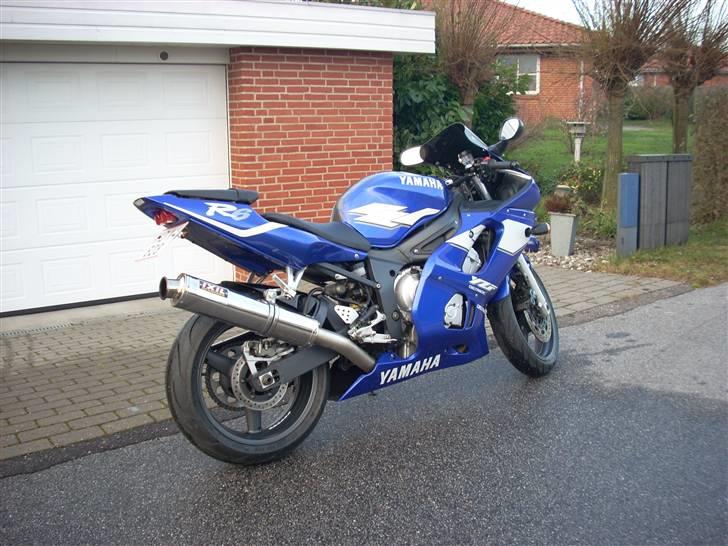 Yamaha R6 billede 2