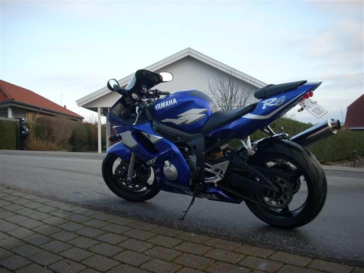 Yamaha R6 billede 4
