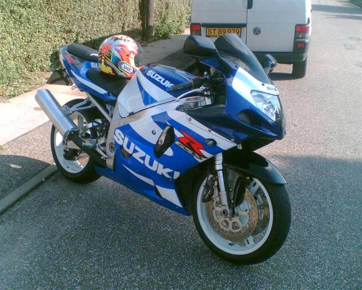 Suzuki gsxr 750 k1