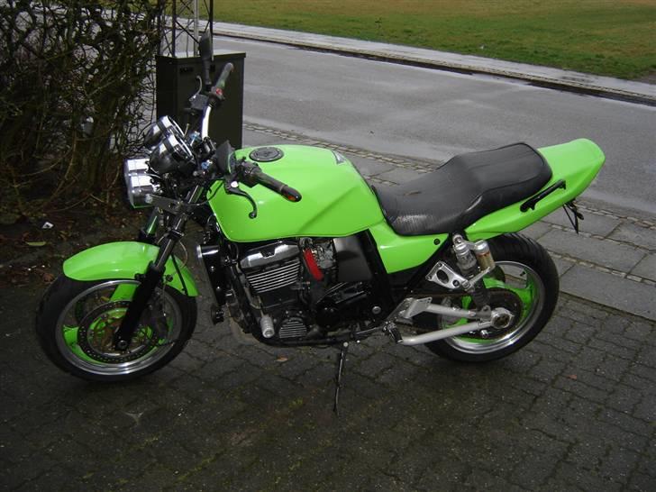 Kawasaki ZRX 1100 (SOLGT) billede 1