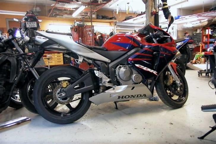 Honda CBR 600 R billede 3