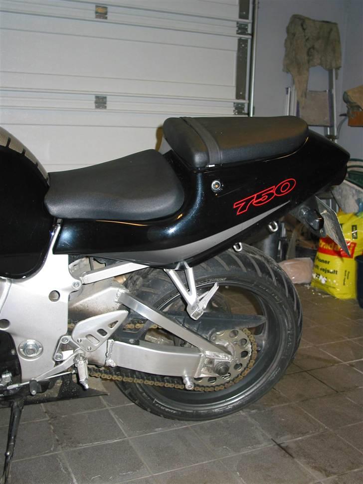 Suzuki GSX 750 R billede 3