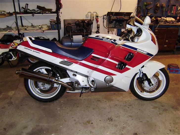 Honda cbr 1000 f   billede 2