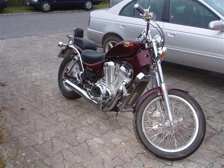 Suzuki Vs 700 Intruder billede 1