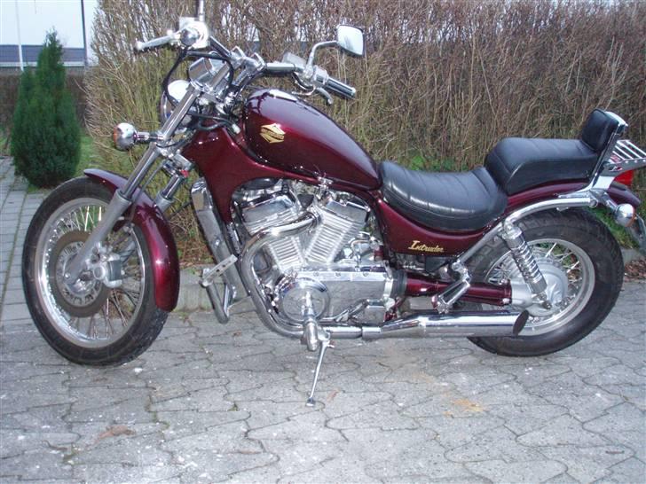 Suzuki Vs 700 Intruder billede 2