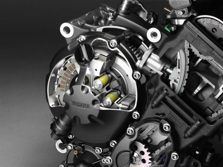 Yamaha R-Sexy - og sådan ser den så ud i hjertet .  billede 14