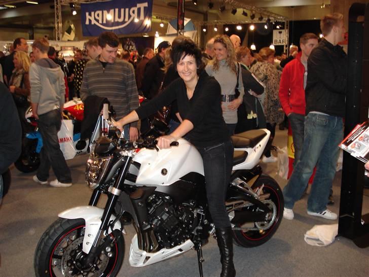 Suzuki GSF 650 Bandit  R.I.P - Min næste mc.... Yamaha FZ1-N      Den er bare alt for fed.................:-D billede 7