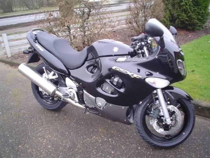 Suzuki GSX 750 F - Foto fra forhandler billede 1