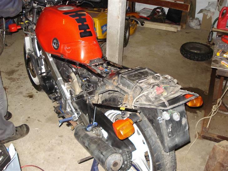 Honda vfr 750 f rc24  solgt billede 8