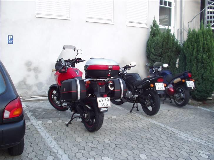 Suzuki DL 650 V-strom - Overnatning i Mayen billede 2