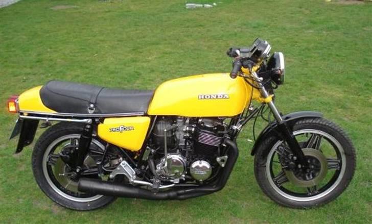 Honda CB 750 F1 - Billede fra tidligere ejer, udstødningen er ikke den der er på nu. billede 1