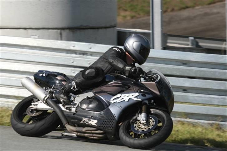 Honda CBR900RR - SOLGT -  billede 1