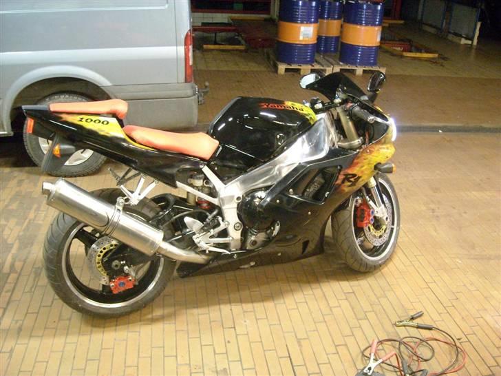 Yamaha yzf r1 billede 1