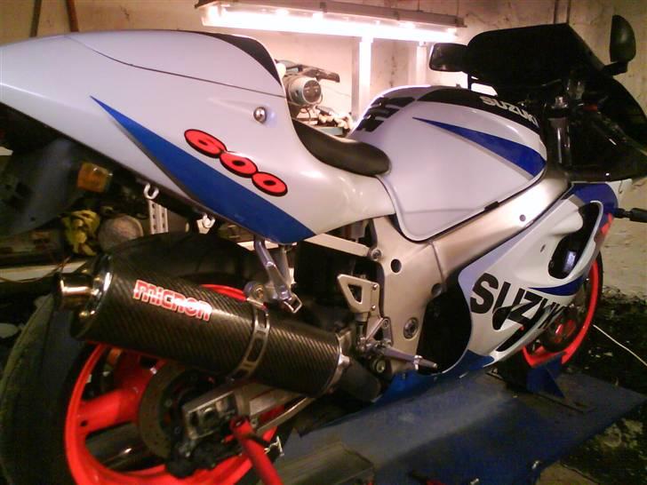 Suzuki Gsx-R 600  - det færdige resultat:) billede 5