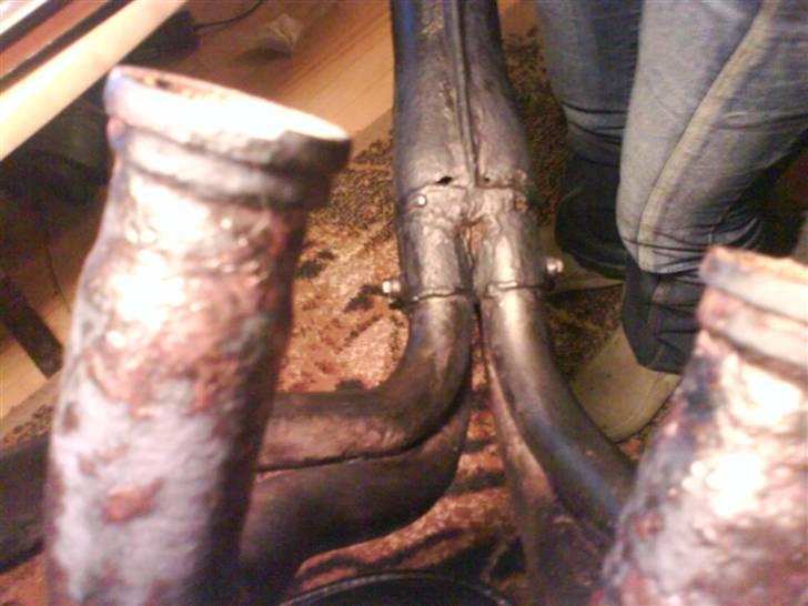 Suzuki GSX 400x Impulse - De to huller lidt længere fra. billede 15