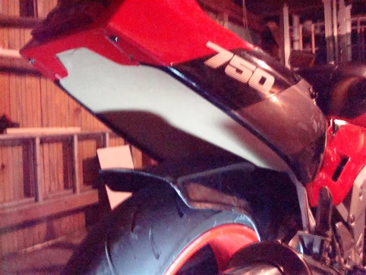 Kawasaki ZXR 750 H2 - Et forsøg på at lave et hjemmelavet undertray, her i form af en skabelon i pap billede 18