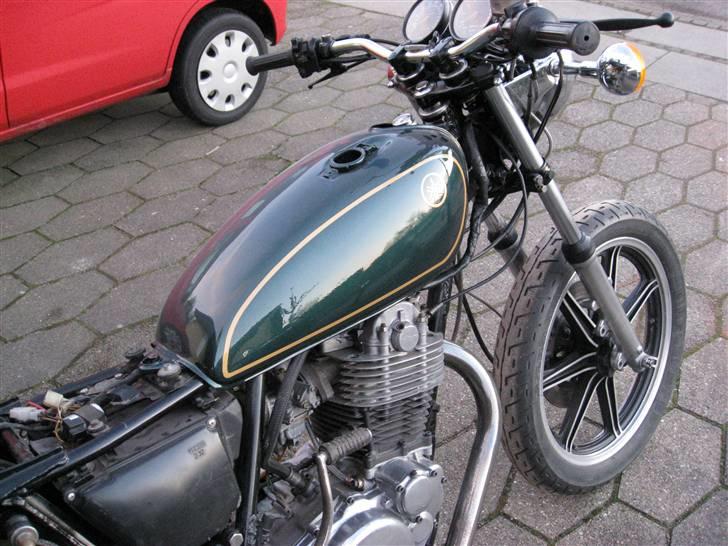 Yamaha SR 500 - Så blev der sjasket maling på den..  billede 4