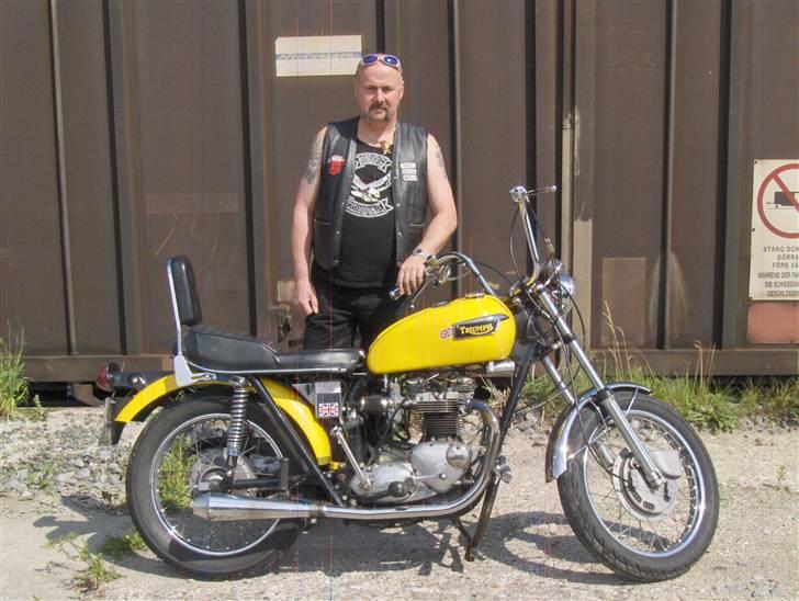 Triumph t 120 r - Ved klubhuset 2007. billede 1