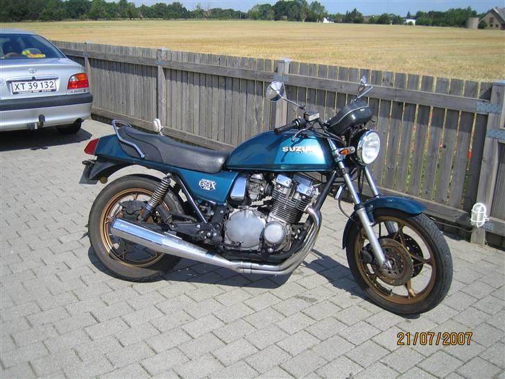 Suzuki GSX 750EX ( solgt) - Kåben blev hurtigt pillet at og monteret en rund forlygte. billede 18