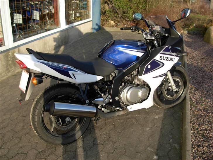 Suzuki gs500f пластик