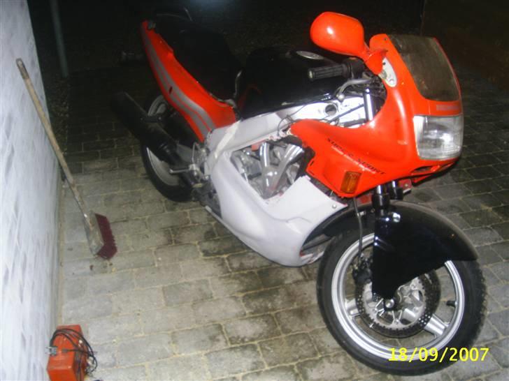 Honda cbr 600 f1 pc 19 billede 6
