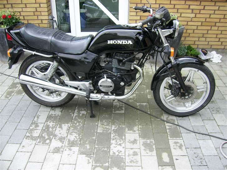 Honda cb400n SOLGT billede 1