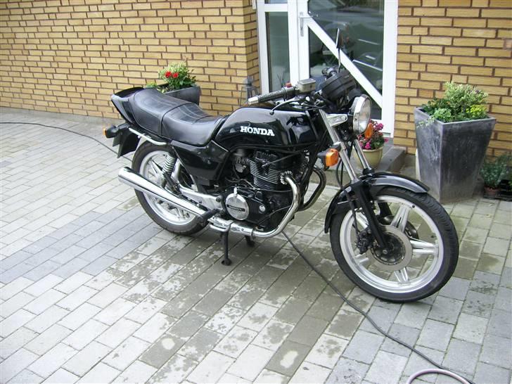 Honda cb400n SOLGT billede 2