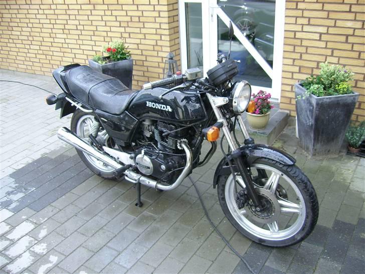 Honda cb400n SOLGT billede 6