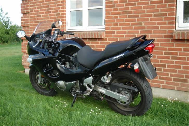 Suzuki GSX 750 F billede 2