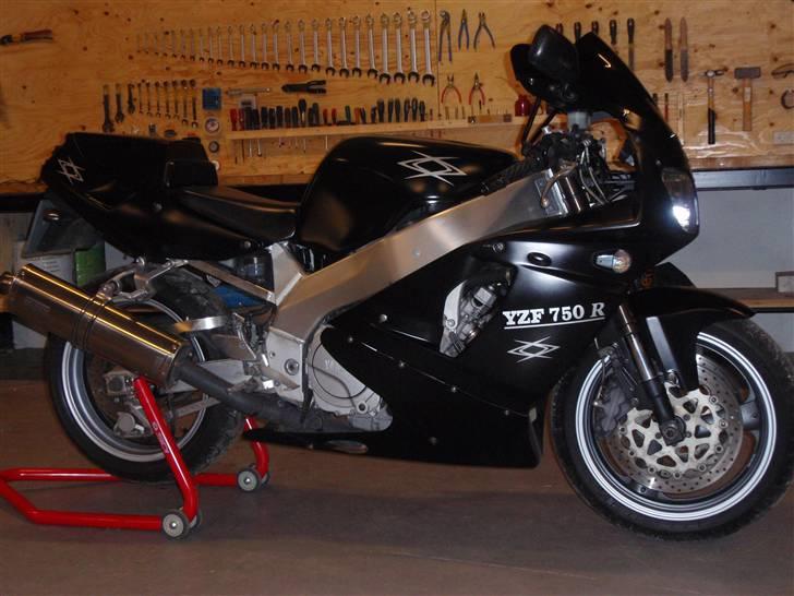 Yamaha YZF 750 R billede 3