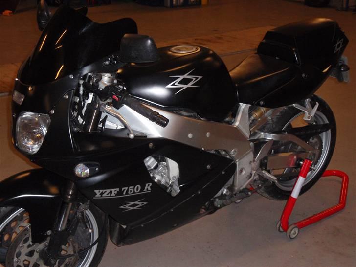 Yamaha YZF 750 R billede 4