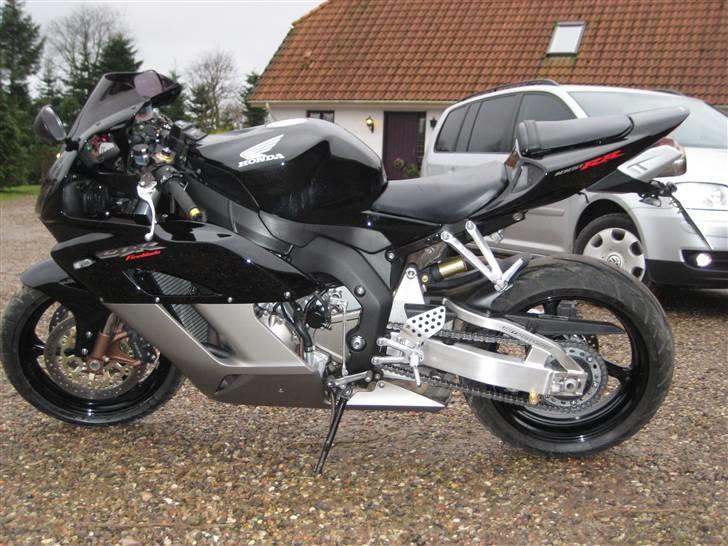Honda cbr 1000 rr fireblade billede 1