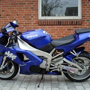 Yamaha R1