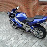 Yamaha R1