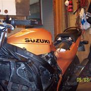 Suzuki GSX 600 F