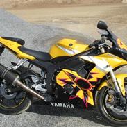 Yamaha r6, Rossi