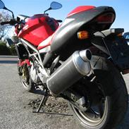 Cagiva V-Raptor 1000