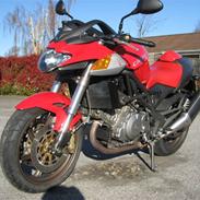 Cagiva V-Raptor 1000