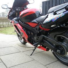 Kawasaki ZX9R "Den Røde Baron"
